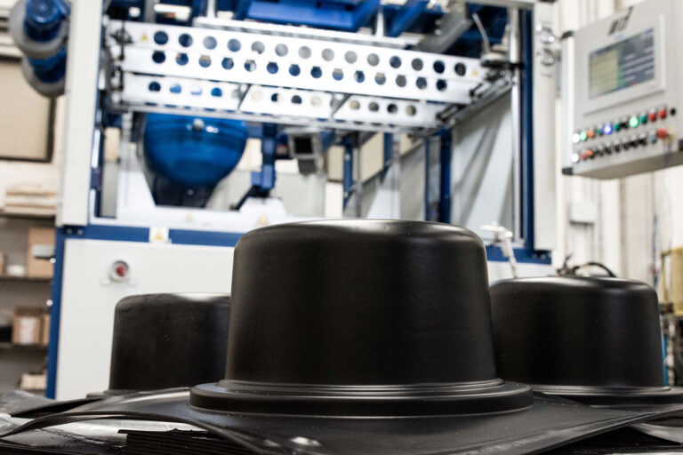 Termoformatura materie plastiche stampaggio da lastra Ureplas